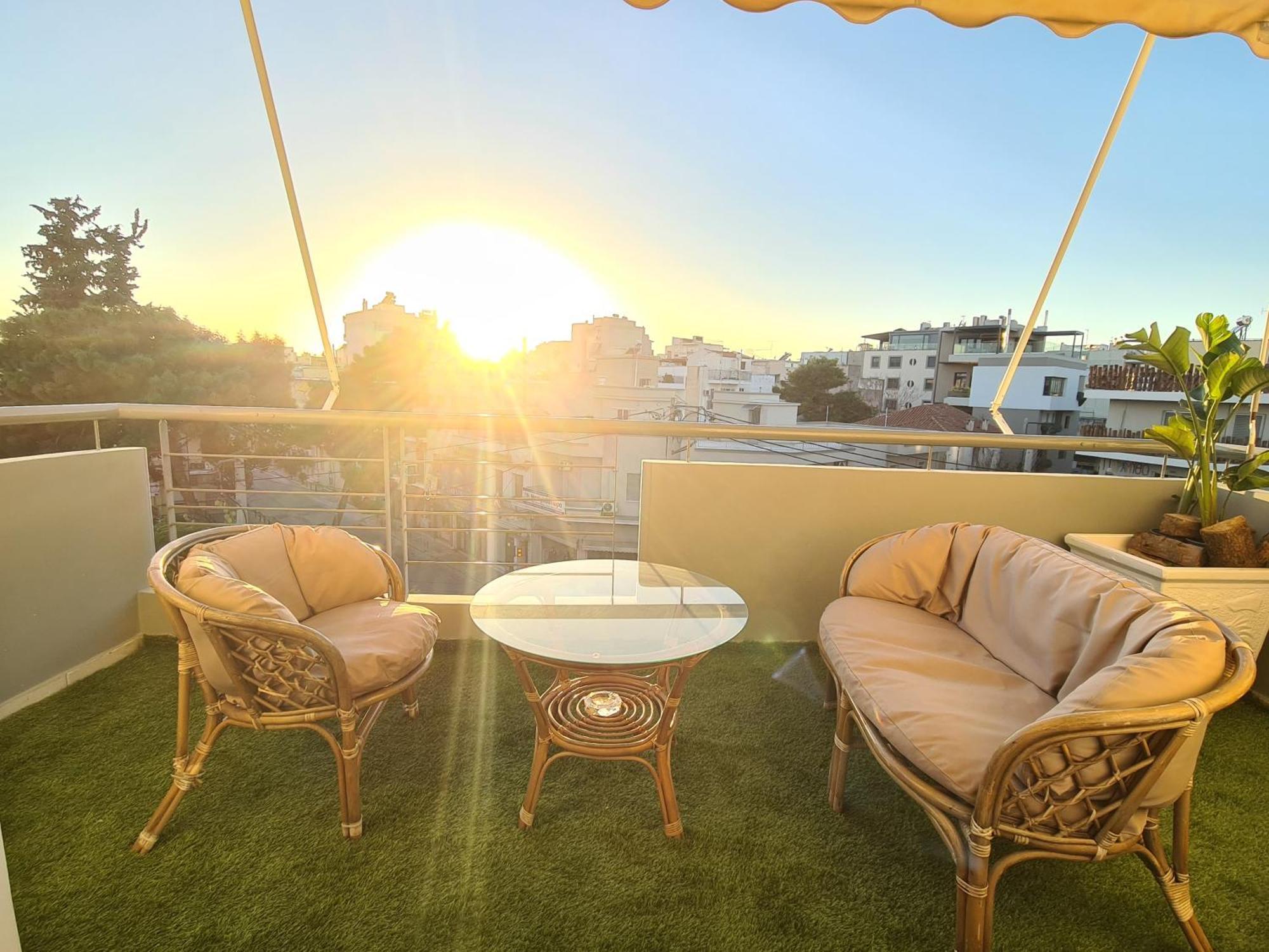 Sunny Home Private Jacuzzi Hydromassage Acropolis & Lycabettus Far View Parking 300M Metro Peristeri 아테네 외부 사진