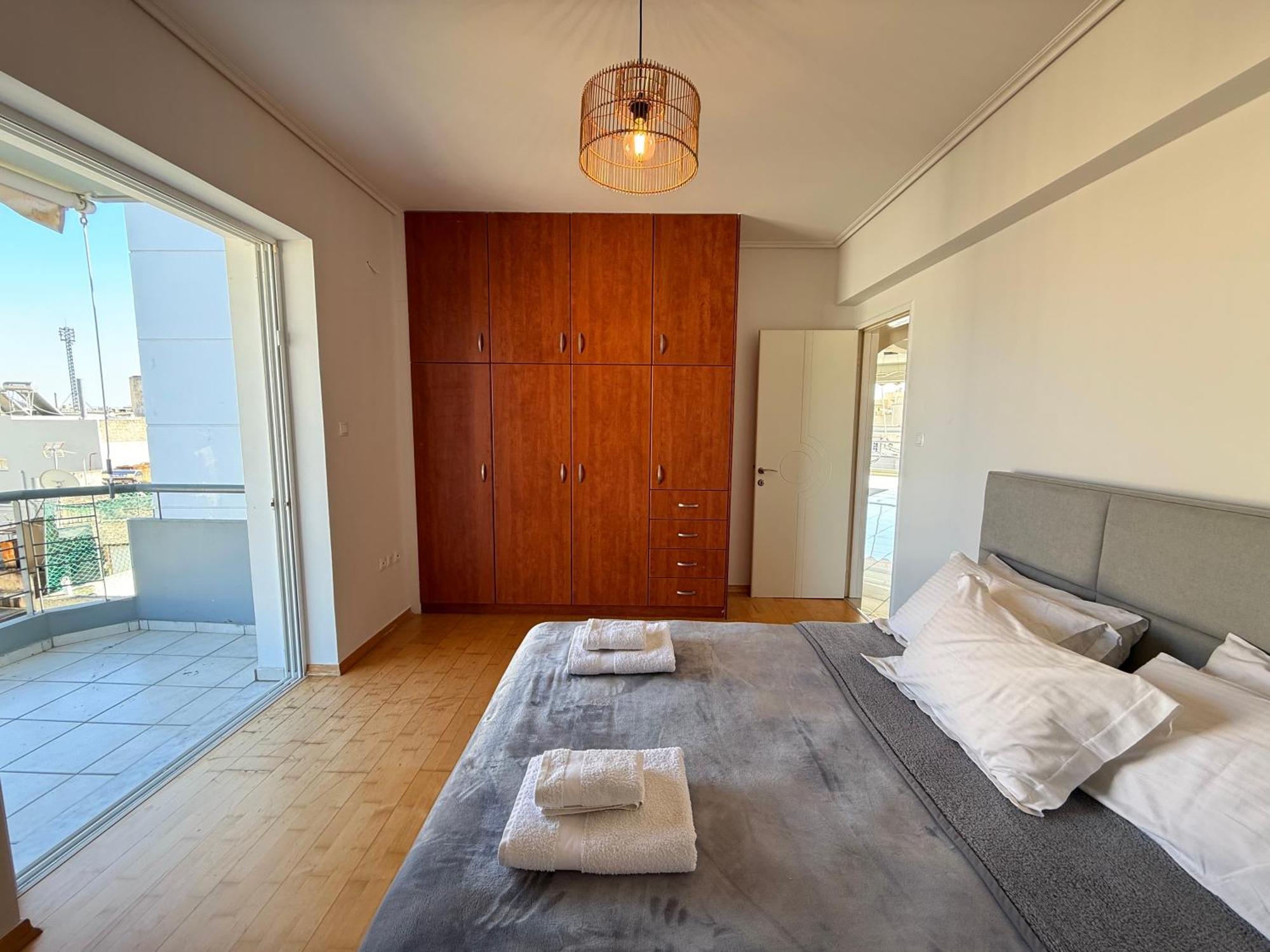 Sunny Home Private Jacuzzi Hydromassage Acropolis & Lycabettus Far View Parking 300M Metro Peristeri 아테네 외부 사진